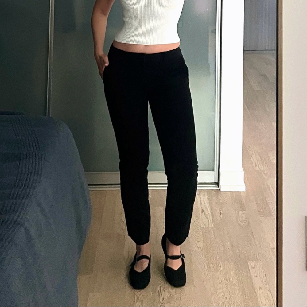 GAP Black Mid-Rise True Straight Jeans (26)